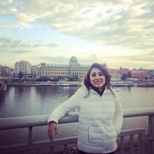 Meet your Posher, Yeshika